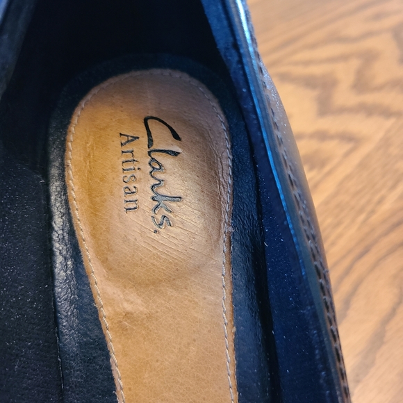 Clarks Artisan Diamond Opal 2" Heels, size 9 in  black - Picture 3 of 4